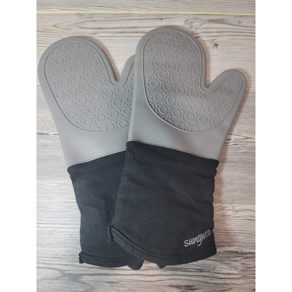 sungwoo Extra Long Silicone Oven Mitts, Heat 14.6in Grey & Black pre owned